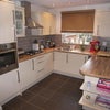 Photo 4: Modern Fully Equipped Open Plan Kitchen Diner 