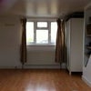 Photo 5: bedroom
