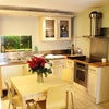 Photo 2: Kitchen