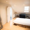 Photo 1: Bedroom 1 en suite