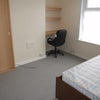 Photo 3: Room 1