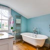 Photo 8: Bathroom (shared)