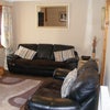 Photo 3: livingroom