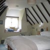 Photo 6: bedroom