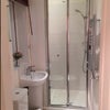 Photo 3: close up en-suite