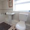 Photo 3: Bathroom 