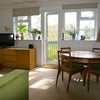 Photo 4: Lounge
