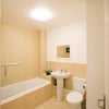 Photo 5: Full bathroom 1/2