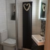 Photo 2: En suite shower room