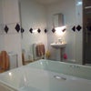 Photo 6: Main bathroom 