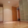 Photo 4: Room 1