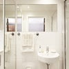 Photo 2: Private En-Suite Bathroom