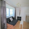 Photo 3: Room 6 - Lounge area