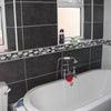 Photo 6: Main Bathroom