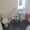 Photo 5: bathroom