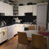 Photo 4: kitchen