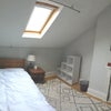 Photo 9: Guest room