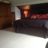 Photo 7: bedroom