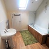Photo 2: Room 6 En Suite