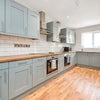 Photo 4: Spacious, modern, fully equipped kitchen