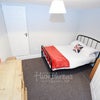 Photo 2: Basement Ensuite Room