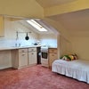 Photo 3: Top floor bedsit
