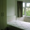 Photo 2: Double Room with Bay Window