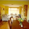 Photo 2: lounge/diner