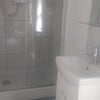 Photo 4: 2 shower rooms