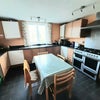 Photo 5: Kitchen