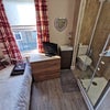 Photo 8: Single en suite