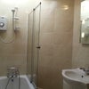 Photo 3: bathroom