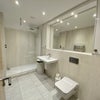 Photo 7: Adjacent 'ensuite'