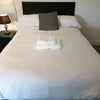 Photo 6: 4' bed (small double)