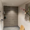 Photo 7: Main Bathroom