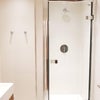 Photo 4: Private ensuite 