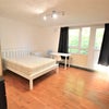 Three Bedroom Flat Near Regents Park