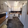 Photo 2: kitchen