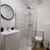 Photo 6: Main bathroom 