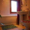 Photo 5: Upstairs bathroom 