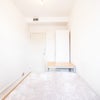 Photo 3: bedroom