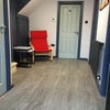 Photo 2: Entrance hallway