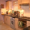 Photo 5: kitchen
