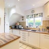 Photo 6: Kitchen with peninsula 