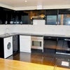 Photo 4: Kitchen