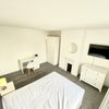 Photo 6: Room 1