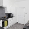 Photo 6: Kitchen