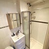 Photo 4: bathroom