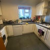Photo 4: kitchen