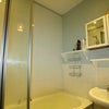 Photo 5: bathroom